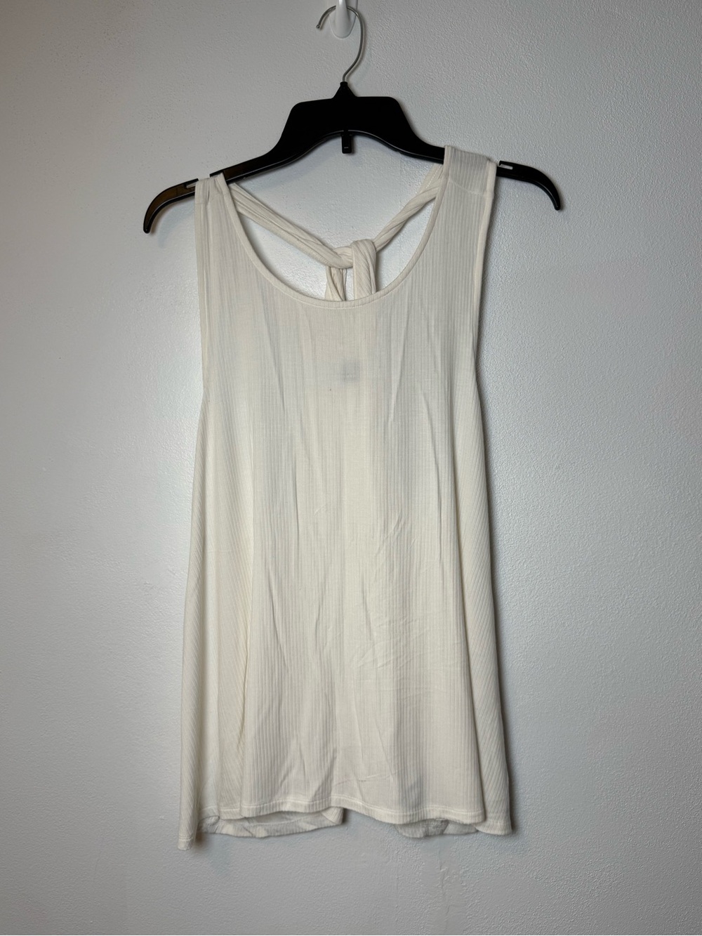 Old Navy Cream Ribbed V-Neck Tank - Picture 2 of 4